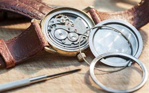 Vetro orologio di lusso graffiato cause, rimedi e soluzioni